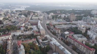 Ukrayna, Kyiv şehri. Hava görüntüsü, yavaş çekim