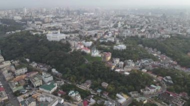 Ukrayna, Kyiv şehri. Hava görüntüsü, yavaş çekim