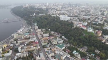 Ukrayna, Kyiv şehri. Hava görüntüsü, yavaş çekim