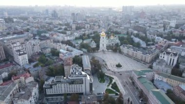 Ukrayna, Kyiv şehri. Hava görüntüsü, yavaş çekim