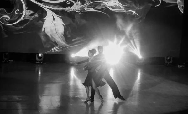 Het Echtpaar Danst Tango Scene Tango Dance Gepassioneerde Dans Van — Stockfoto