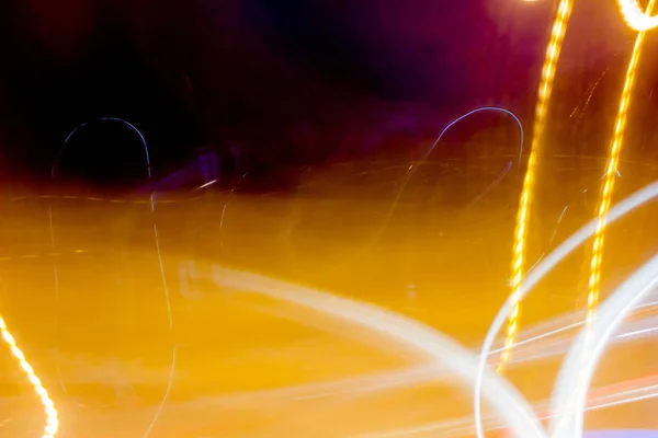Abstraktion Der Nächtlichen Stadt Glühende Chaotische Streifen Auf Schwarzem Hintergrund — Stockfoto