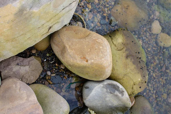 Spritzende Wellen Wälzen Sich Einem Sonnigen Tag Der Ostsee Über — Stockfoto