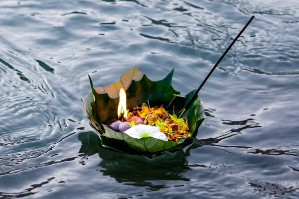 Haridwar yaprak lambası