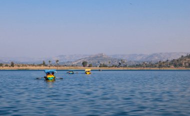 Dudhani Gölü, Silvassa, Hindistan 'da tekne tecrübesi