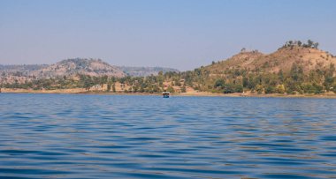 Dudhani Gölü 'nün panoramik manzarası, Hindistan