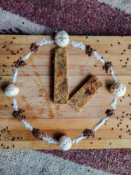 Lezzetli paratha analog saat formatında yapışır, sağlık sigortası oldukça yüksek.