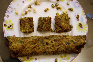 Sağlıklı Paratha Servis Tabağı 'nda Yuvarlanıyor.