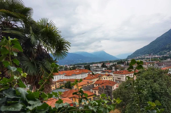 Utsikt Över Staden Bellinzona Från Slottsmuren Castelgrande — Stockfoto