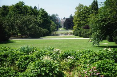 Milans Sempione Meydanı 'nda Barış Kemeri (Arco della Pace)