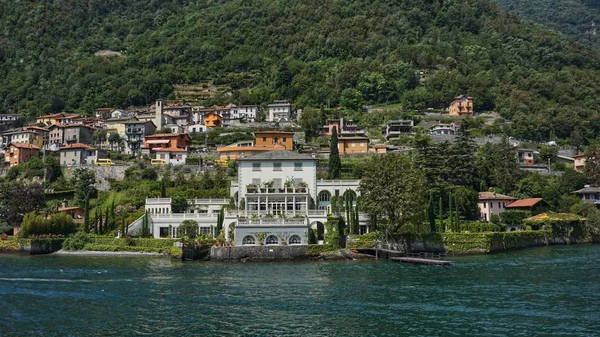 Case Sulle Rive Del Lago Como — Foto Stock