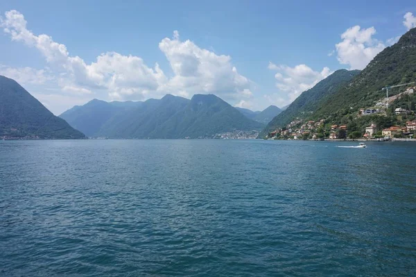 阿尔卑斯山美丽的科莫湖 — 图库照片