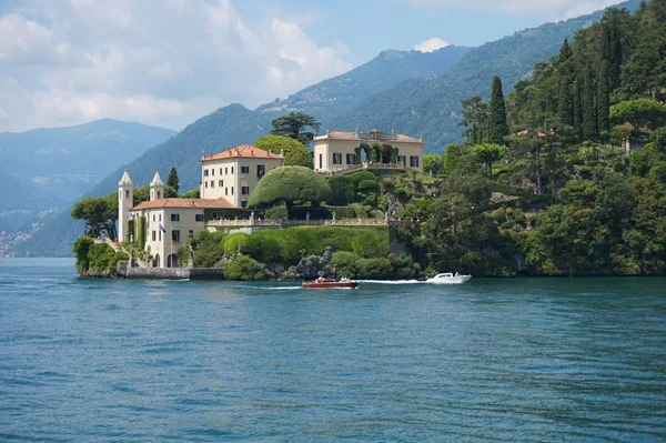 Case Sulle Rive Del Lago Como — Foto Stock