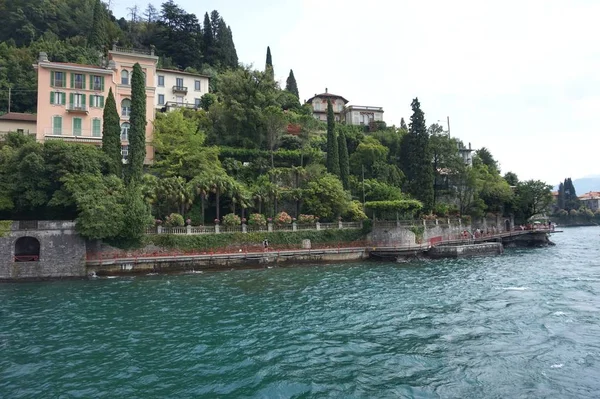 Case Sulle Rive Del Lago Como Varenna — Foto Stock