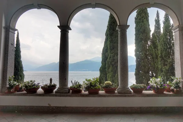 Bela Janela Villa Monastero Lago Como — Fotografia de Stock
