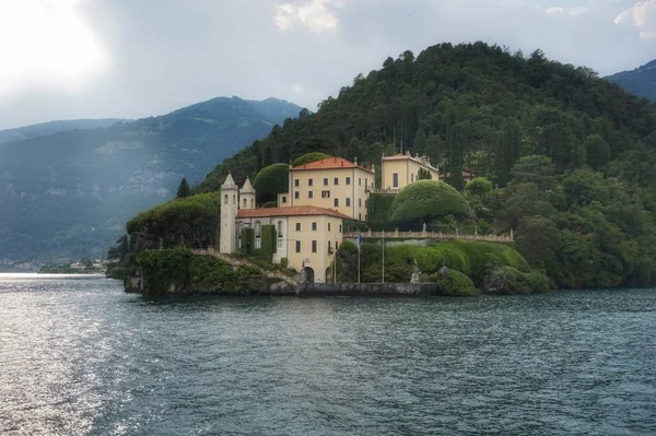 Pohled Vilu Del Balbianello Městě Lenno Paprscích Zapadajícího Slunce — Stock fotografie