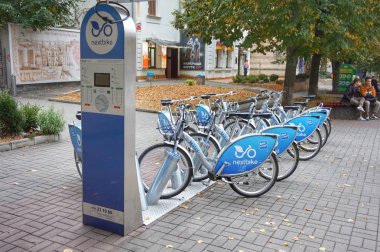 Vinnitsa 'nın göbeğindeki bisikletlerin parasını ödemiş..