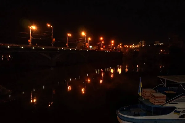 Brillante Puente Por Noche Sobre Río Southern Bug Vinnitsa — Foto de Stock