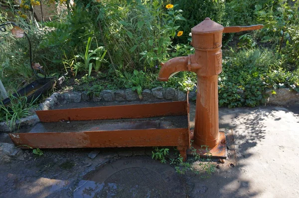 Antiguo Hidrante Del Que Recoge Agua Potable — Foto de Stock