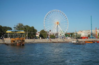 Dönme dolap manzarası ve Berdyansk seti.