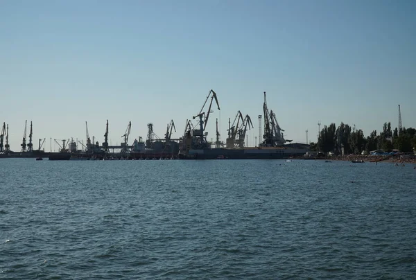 Vue Loin Sur Les Grues Les Navires Dans Port Berdyansk — Photo