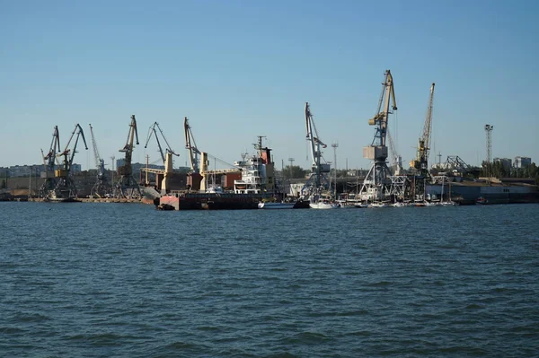 Vista Desde Lejos Sobre Grúas Barcos Puerto Berdyansk — Foto de Stock