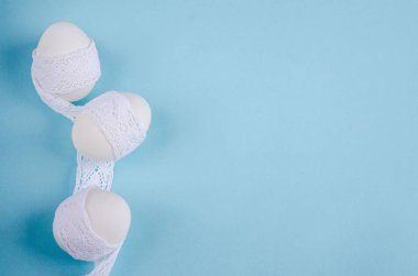 Beyaz dantel beyaz tavuk yumurta