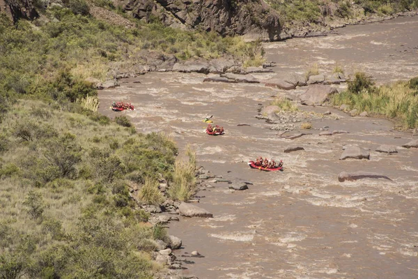 And Dağları'nın cordillera dağlarında Nehri rafting içinde iniş