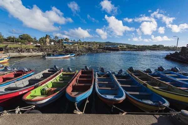 Barche Pesca Legno Nel Porto Naturale Hanga Roa — Foto Stock