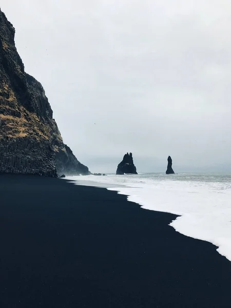 冰岛黑色海滩的照片 — 图库照片