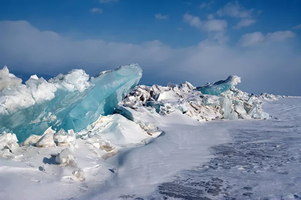 Gelo floe no inverno lago Baikal — Fotografia de Stock