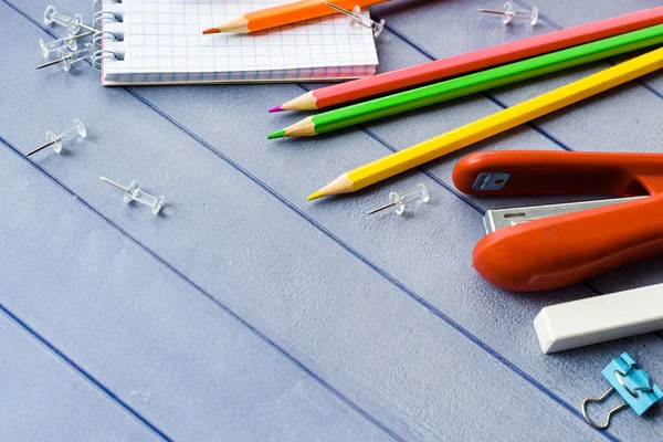 Material Escolar Escritório Lápis Coloridos Caderno Para Escola Educação Estudantil — Fotografia de Stock