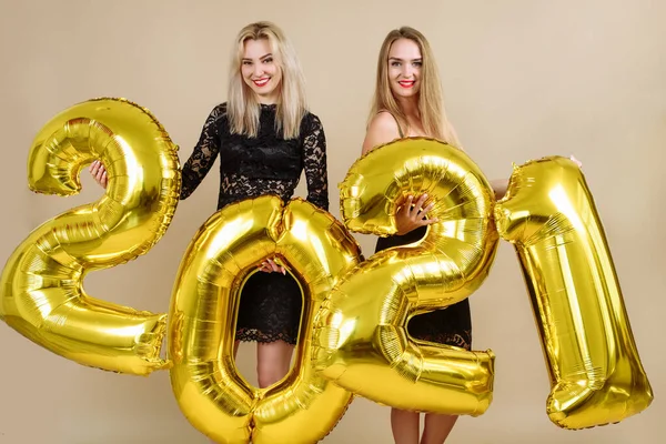Mooie Blond Modellen Vier Nieuwjaar Gelukkig Jonge Vrouwen Met Gouden — Stockfoto
