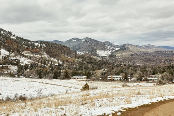 Une Tempête Neige Printanière Couvre Chaîne Montagnes Vallée Les Flatirons — Photo