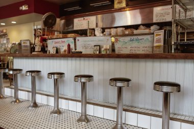 Manchester, Vermont - 1 Ekim 2019: Manchester, Vermon 'da klasik bir New England lokantası olan Bob' s Diner 'ın İçi