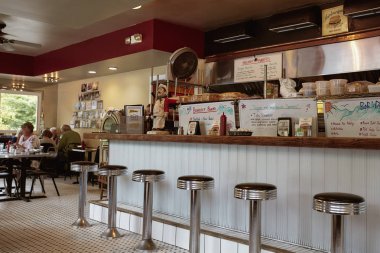 Manchester, Vermont - 1 Ekim 2019: Manchester, Vermon 'da klasik bir New England lokantası olan Bob' s Diner 'ın İçi