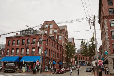 Portland, Maine - 26 Eylül 2019: Portland, Maine 'in tarihi Eski Liman Bölgesi' ndeki tuğla binaların dışı.
