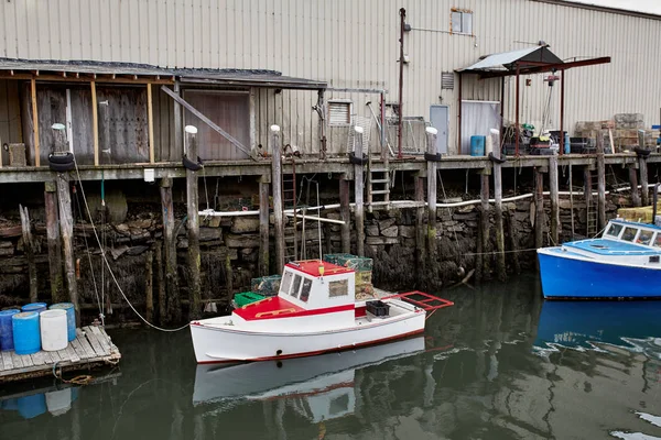 Kommersiellt Fiske Med Staplar Hummerfällor Det Gamla Hamnområdet Portland Maine — Stockfoto