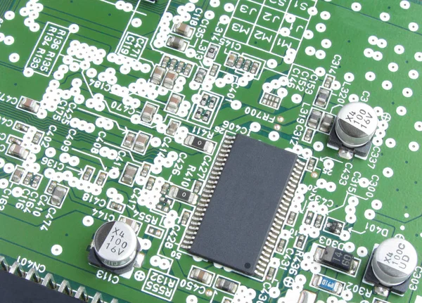 Fragmento Placa Electrónica Verde Con Microcontrolador — Foto de Stock
