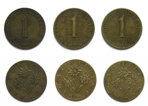 Set of 3 (hree) different years vintage Austrian 1 Schilling aluminum bronze coins lot 1960, 1961, 1967 year, Austria. — Stock Photo, Image