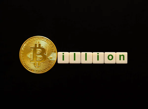 Wort-Milliarde aus Würfeln. Der erste Buchstabe des Wortes wird durch eine Bitcoin-Münze symbolisiert. Konzept der starken btc, Bitcoin-Wachstumsrate, Preisanstieg, Blockchain-Vertrauen, positive Preisaussichten. Stockbild