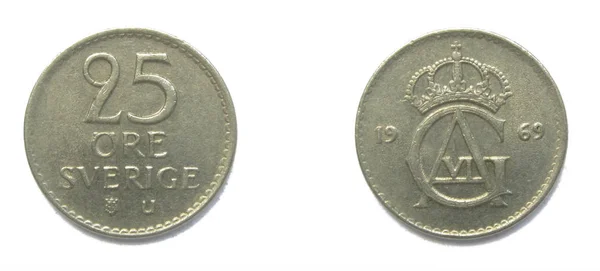 Swedish 25 Ore 1969 year coin. Coin shows a monogram of Swedish king Gustaf Adolf VI and Coat of arms of Sweden on the obverse. — Stock Photo, Image