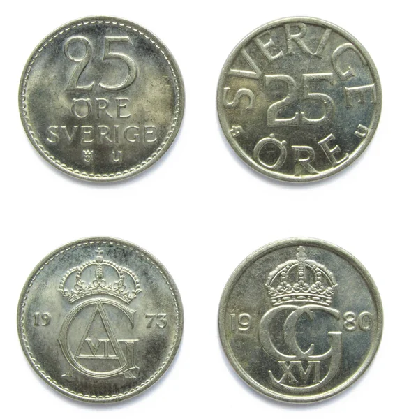 Set da 2 (due) anni diversi Svedese 25 Ore 1973, 1980 anni rame-nichel lotto monete. Le monete mostrano un monogramma dei re svedesi Gustavo Adolfo VI e Carlo XVI Gustavo di Svezia . — Foto Stock