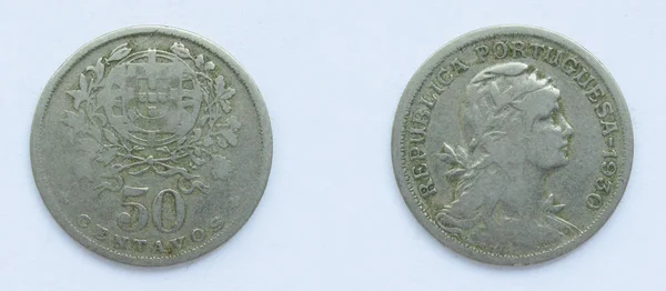 Portugalski 50 centavos monety miedziano-niklowe 1930 rok. Moneta pokazuje herb Portugalii i głowę kobiety z jej włosy w frygijskiej czapkę, koronowany z wawrzynu, uosobi Republikę. — Zdjęcie stockowe