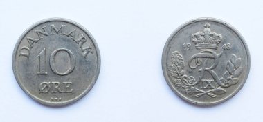 Danimarka 10 Cevher 1948 yıl bakır-nikel sikke, Danimarka. Sikke Danimarka Kralı Frederick Ix Danimarka'nın bir monogram gösterir.