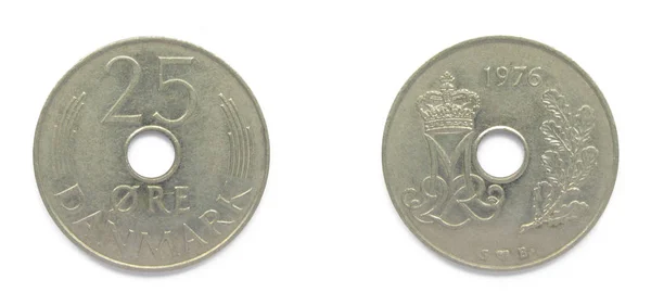 Monnaie danoise 25 minerai 1976 année cuivre-nickel, Danemark. Pièce montre un monogramme de la reine danoise Margrethe II du Danemark . — Photo