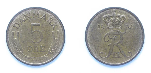 デンマーク5(5)鉱石1970年ブロンズコイン、デンマーク。コインはデンマーク王フレデリックIxと王冠のモノグラムを示しています. — ストック写真