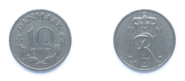 Moneda danesa del cobre-níquel del año 1961 del mineral 10, Dinamarca. Moneda muestra un monograma del rey danés Federico IX de Dinamarca . — Foto de Stock