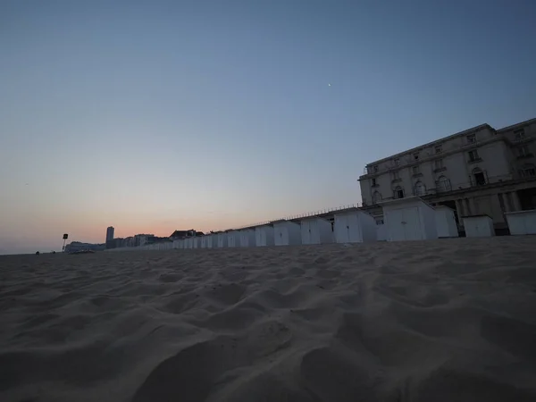 La playa de Ostende al amanecer . —  Fotos de Stock