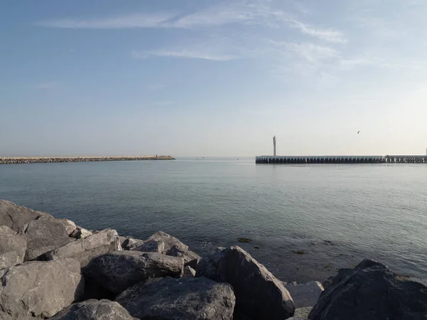 El rompeolas occidental en Ostende . — Foto de Stock